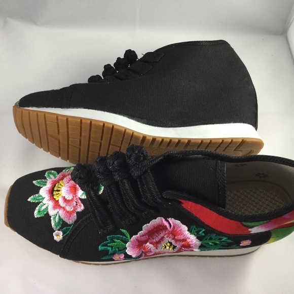 Embroidered Canvas Sneakers - Picture 6 of 8